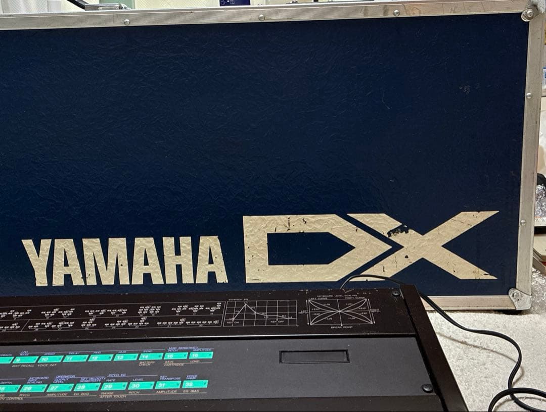 Yamaha DX7 シンセサイザー 61鍵盤 ハードケースその他付属品付き