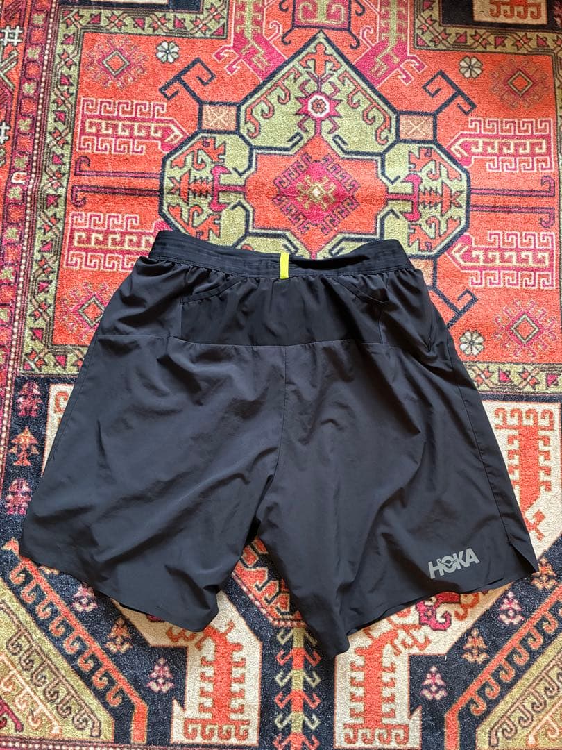 HOKA ホカ　ランニング　短パン　ショートパンツ S