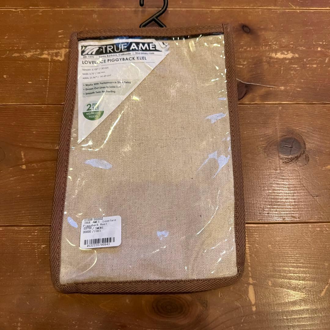 片側のみ　TRUE AMES ラブレース ピギーバックfuture キールフィン