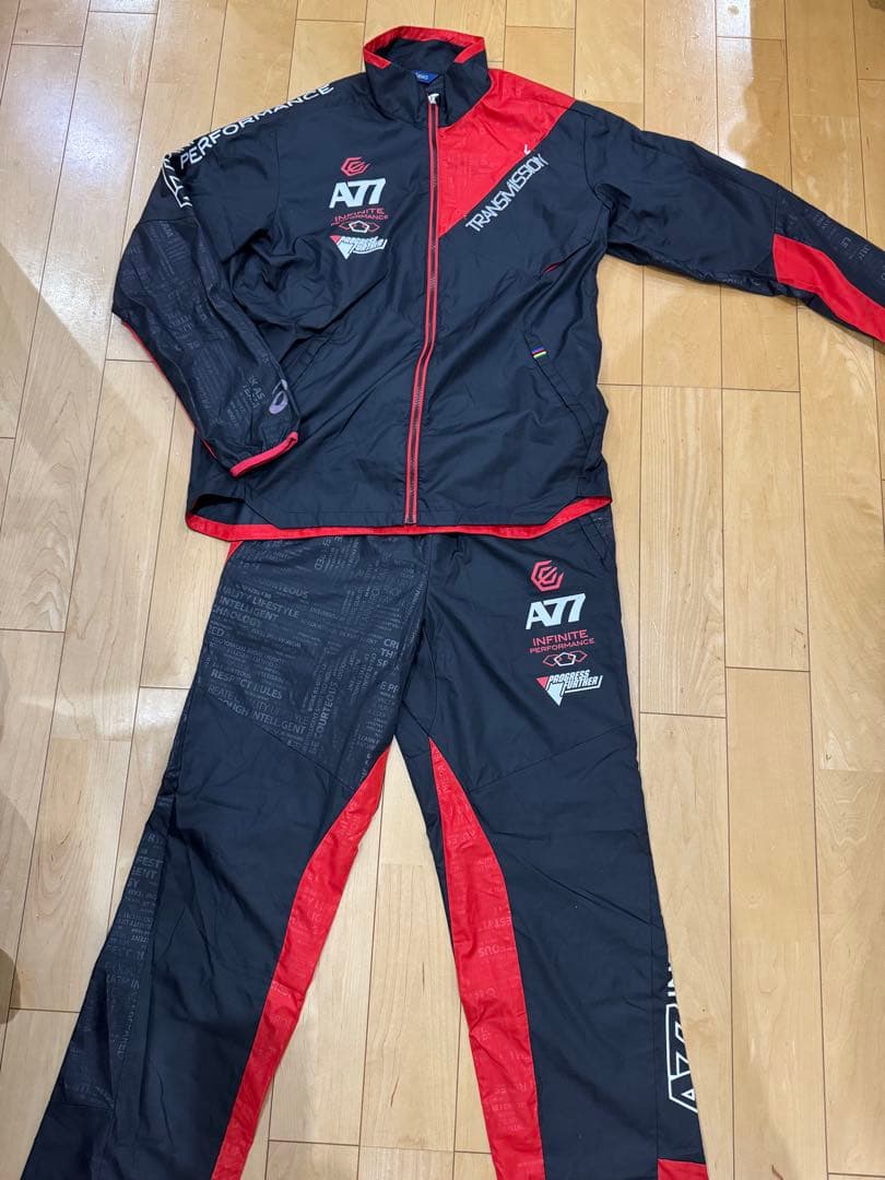asics AT7 ウィンドブレーカー 上下セット Lサイズ 黒/赤