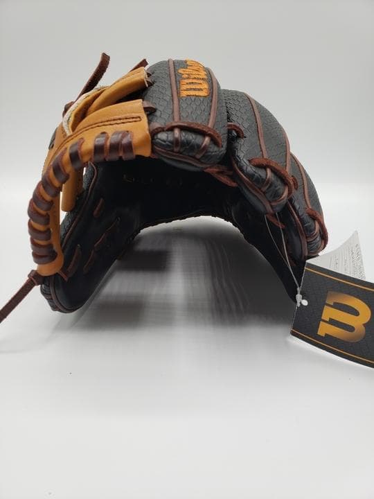 ウィルソン ワナビーヒーロー デュアル 軟式 内野手用グローブ 27型