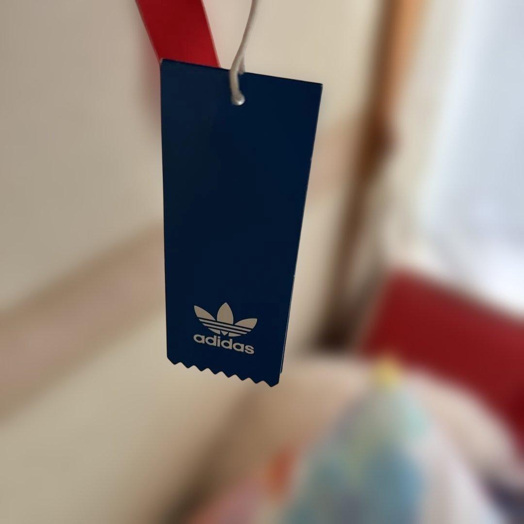 美品　スノボタグ付き新品 adidasジャンパー