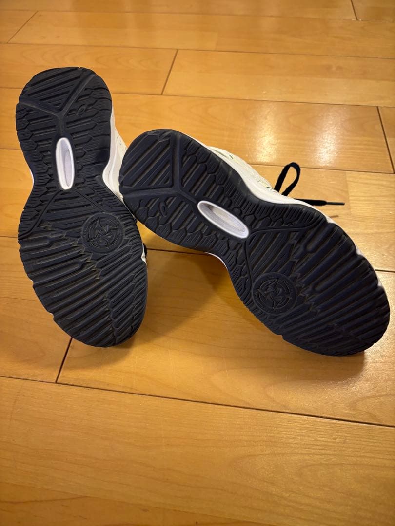 ２２cm asics バスケットボールシューズ ホワイトグリーン 数回のみの使用