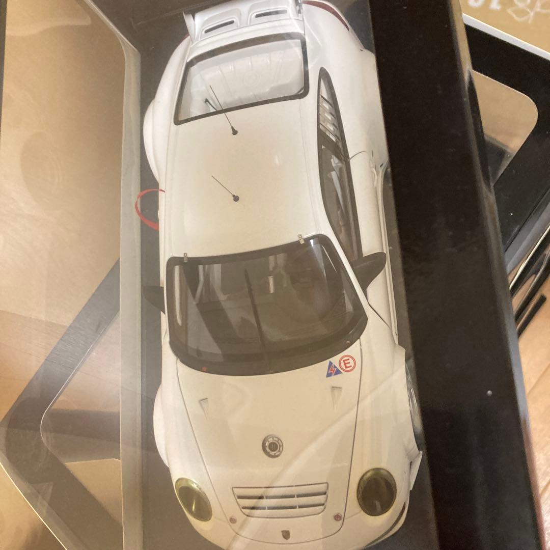 ミニカー AUTOart Porsche 911 RSR 1/18