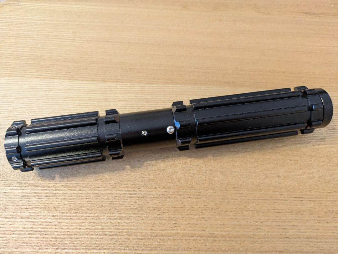 ほぼ新品　美品　カスタムライトセーバー　ヒルト　ブラック　ブレードプラグ付き