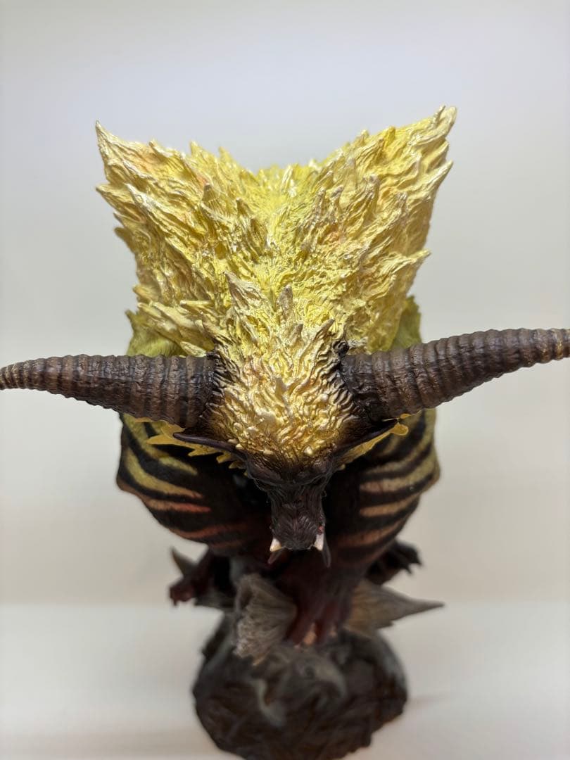 カプコンフィギュアビルダー クリエイターズモデル 金獅子 モンハン フィギュア