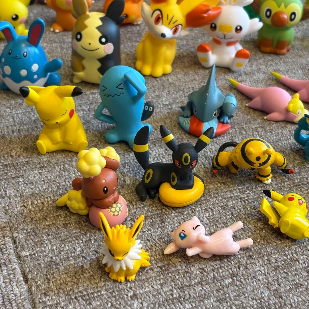 ポケモン　指人形　フィギュア　まとめ売り　セット売り 御三家　ピカチュウ　60点
