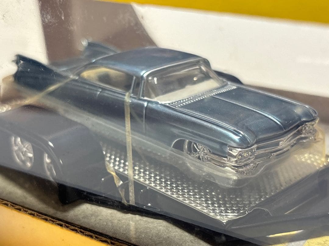 DUB CITY 1/64 エスカレード キャデラック