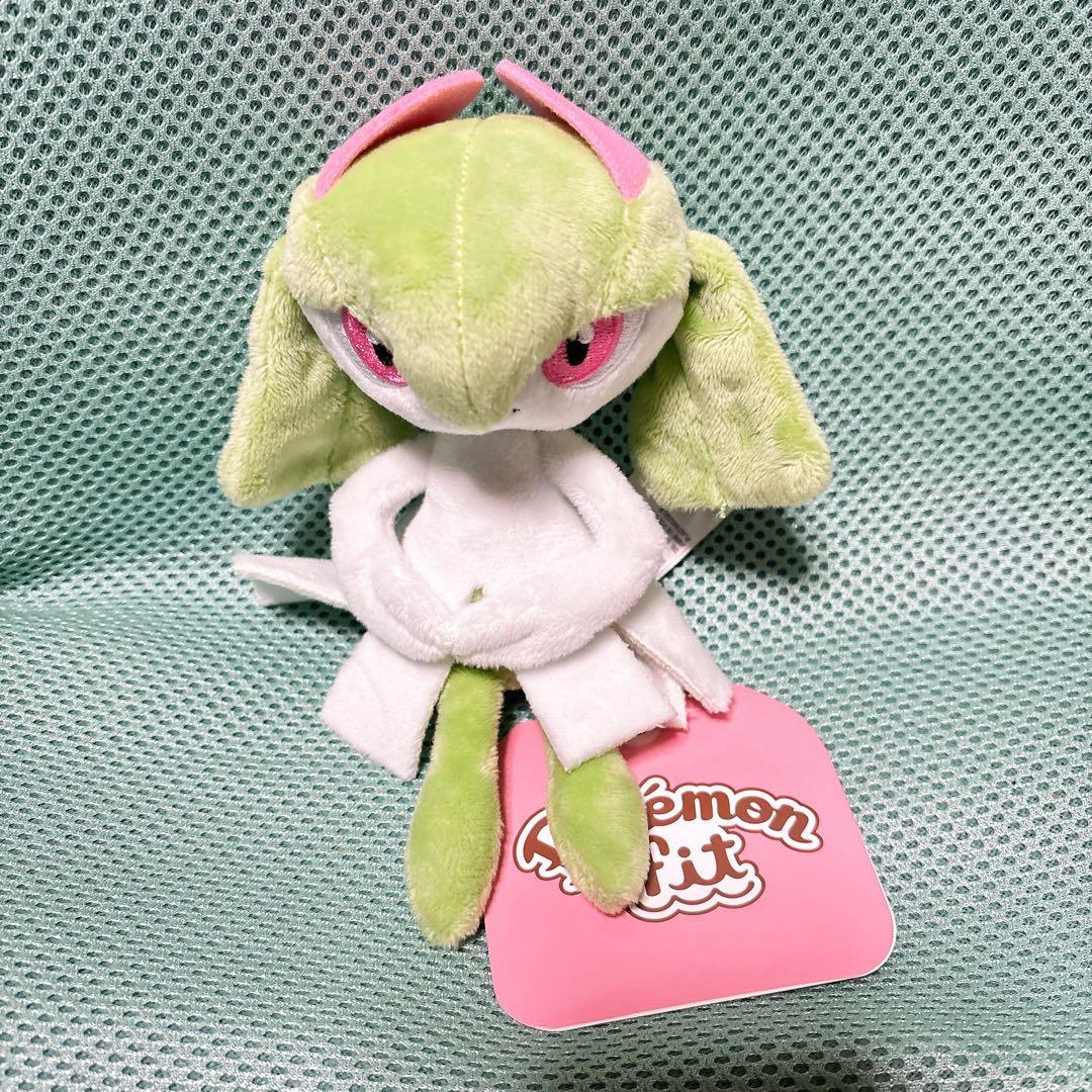 ポケモンセンター　ぬいぐるみ　まとめ売り　ピカチュウ ダイナー　リザードン
