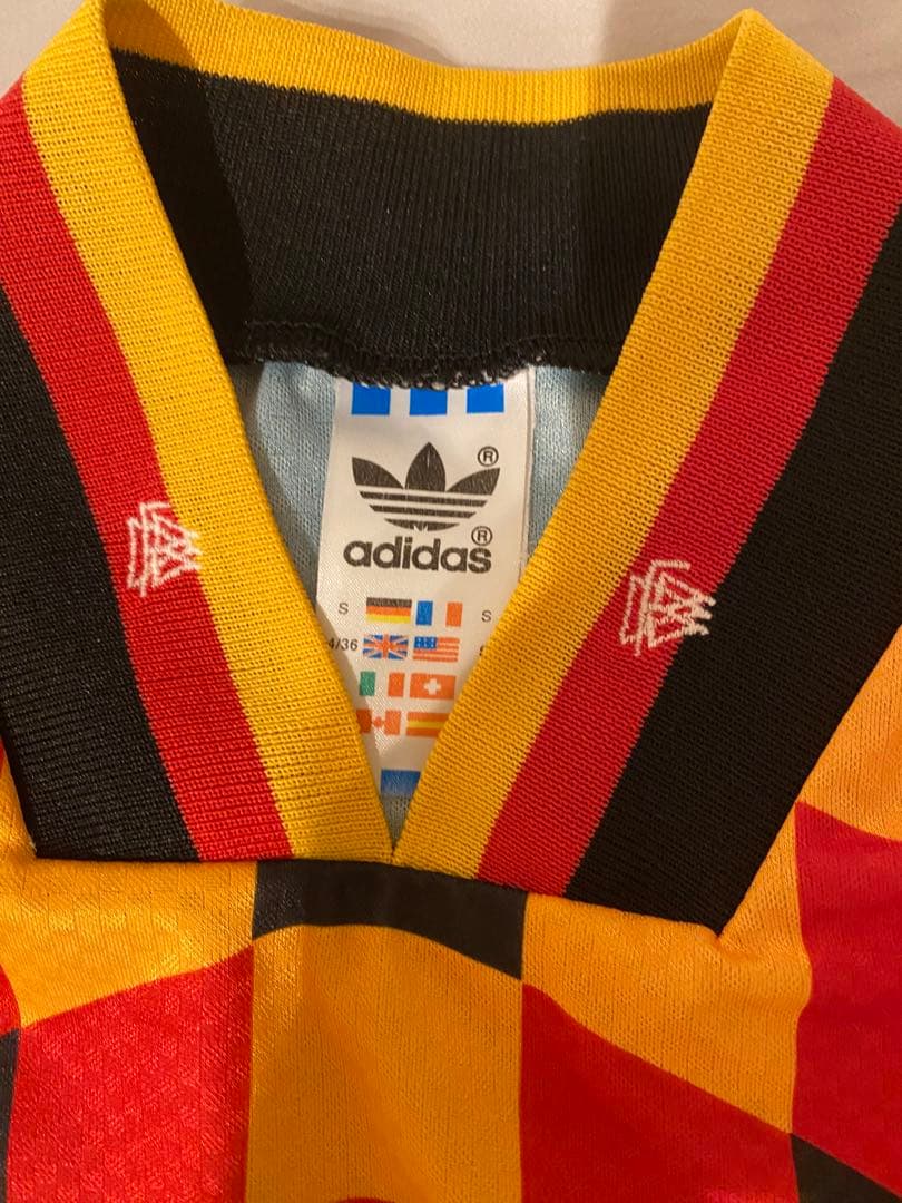 adidas ドイツ代表　幾何学模様 シャツ Sサイズ