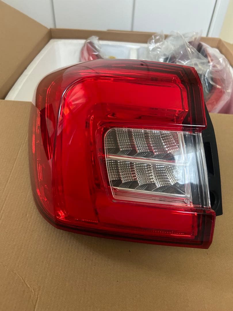 アクセサリー Valenti Jewel LED Tail Lamp Revo