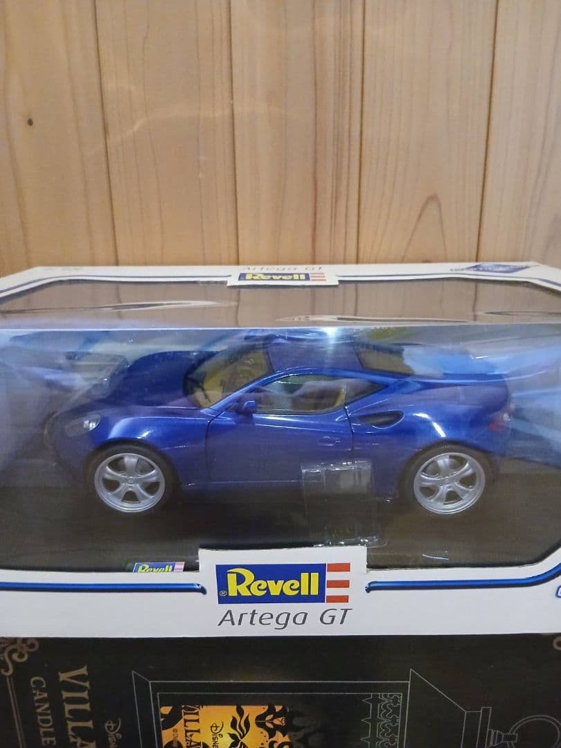 【新品・未開封】Revell artega GT 1:18 ミニカー　青