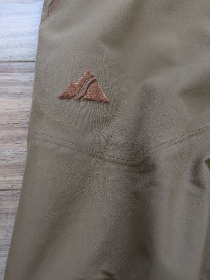 スノーウェア Strafe Nomad jacket & bib pants