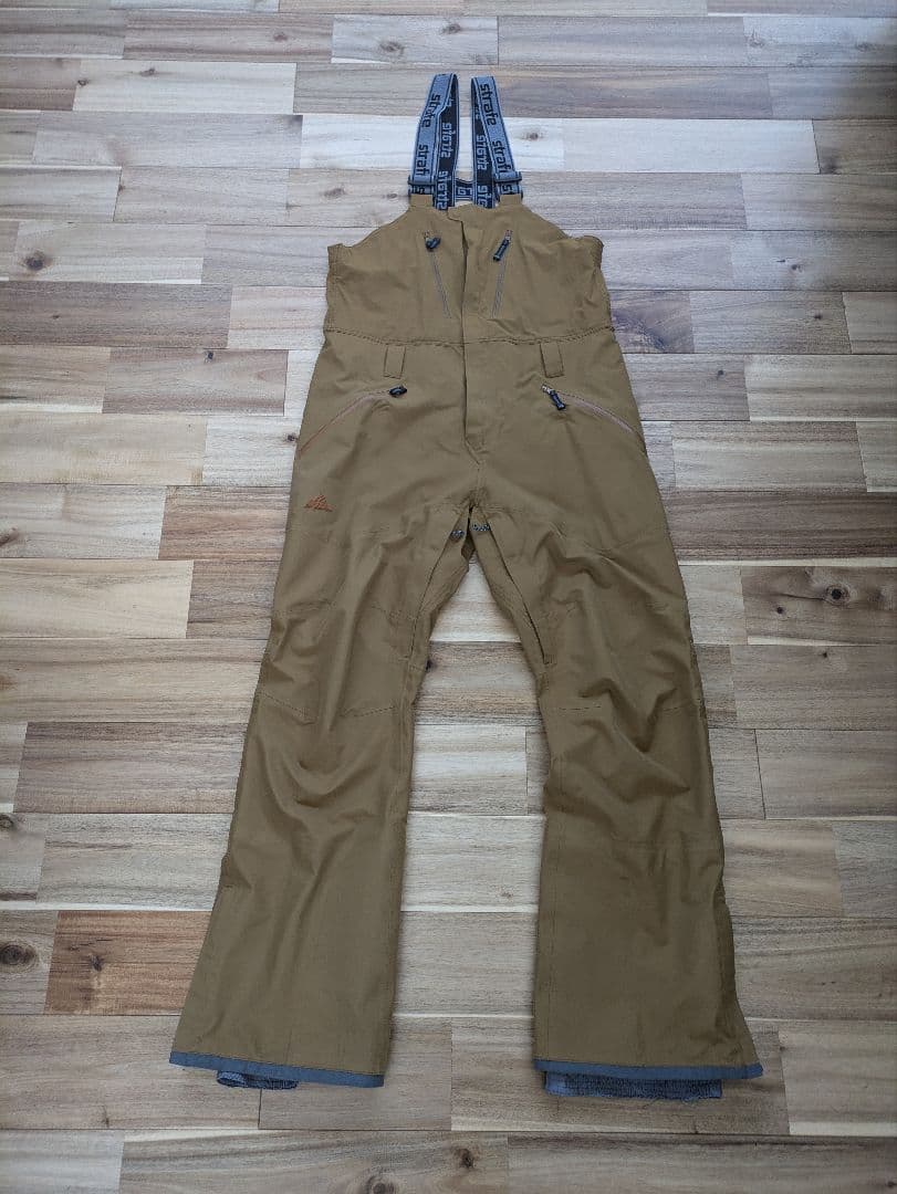 スノーウェア Strafe Nomad jacket & bib pants