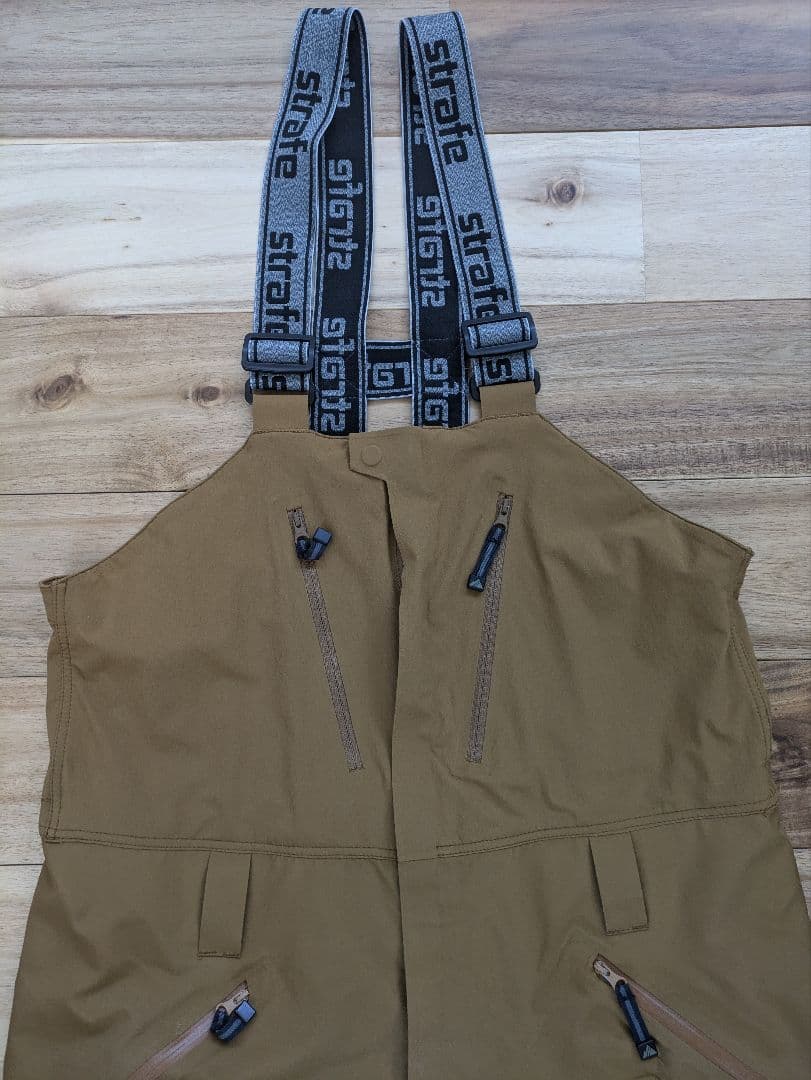 スノーウェア Strafe Nomad jacket & bib pants