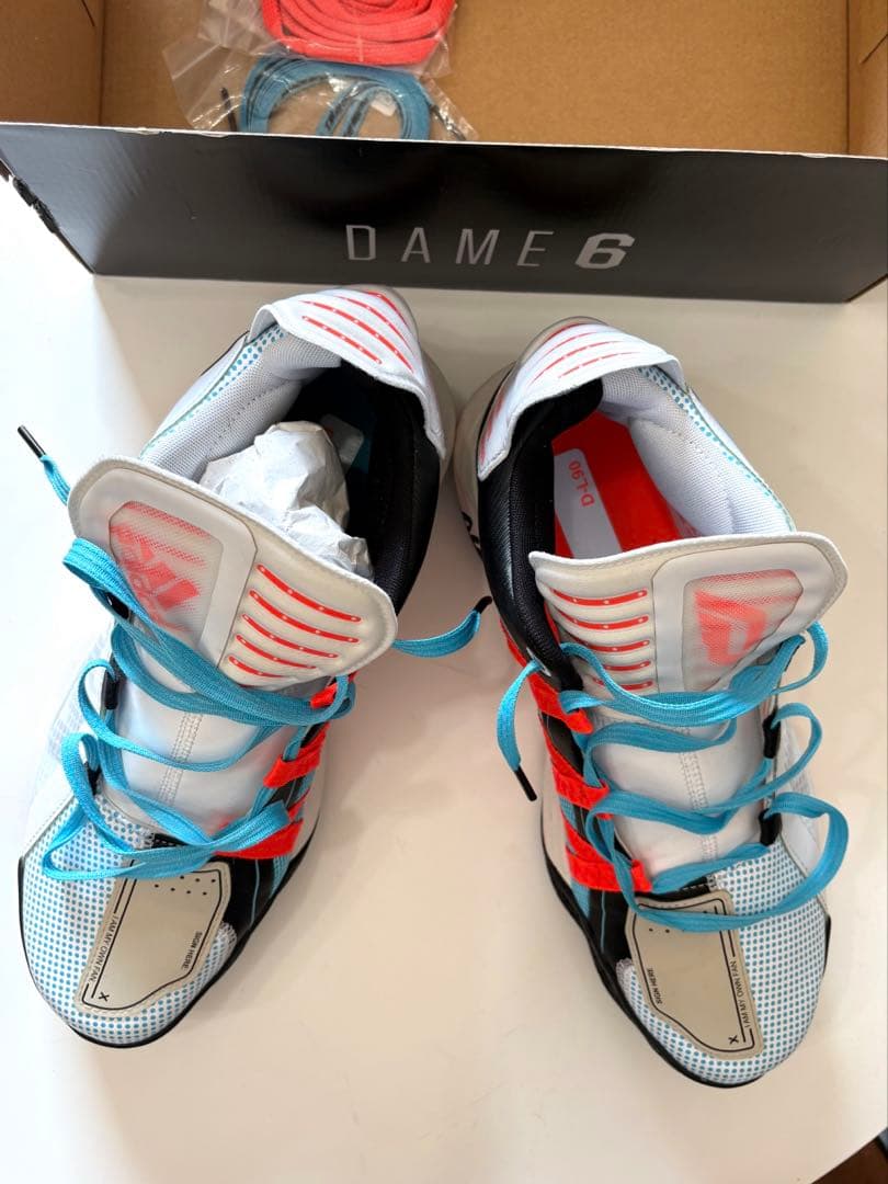 箱付きadidas DAME 6 バスケットボールシューズ プシャーTコラボ
