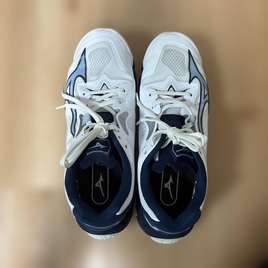 【未使用に近い】Mizuno 24.5cm ウェーブライトニング Z8