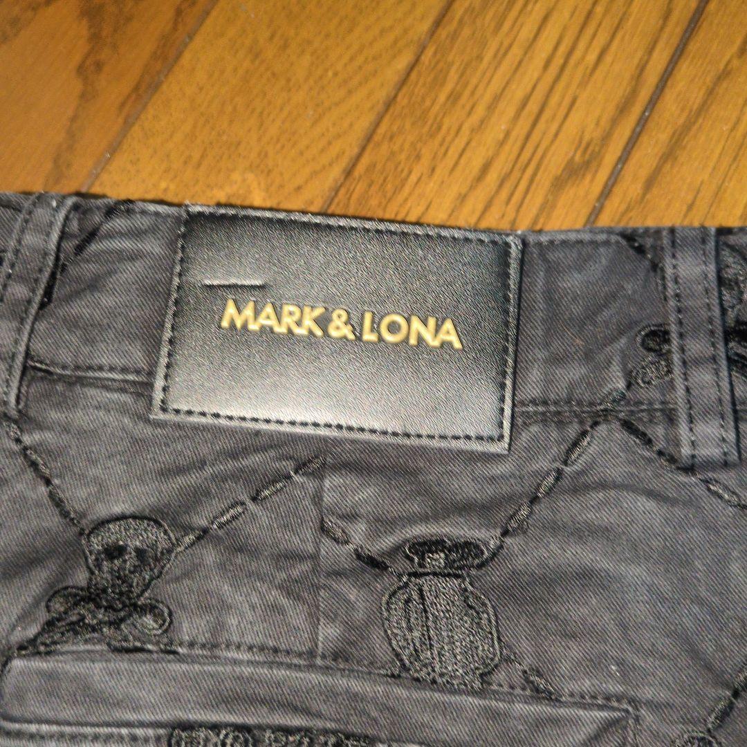 MARK&LONA黒 スカル刺繍 ミニスカート