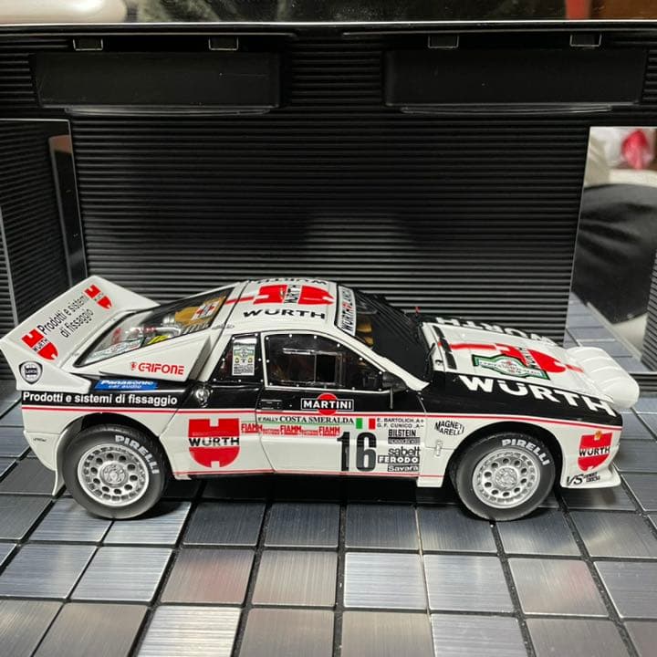 未展示品　京商 1/18 ランチア ラリー 037