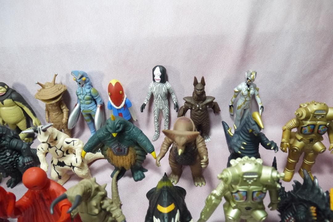 ウルトラヒーローシリーズ500　ウルトラ怪獣シリーズ500　ソフビ104体