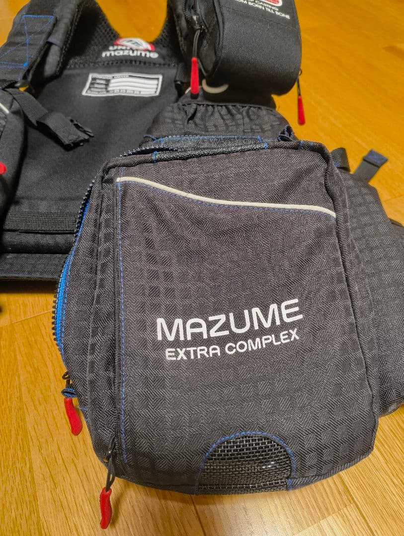 MAZUME MZXタイドマニア ライフジャケット ブラック/ブルー