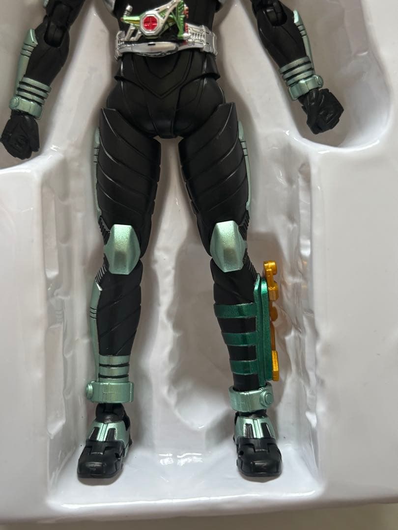 真骨彫製法　フィギュアーツ　仮面ライダーキックホッパー