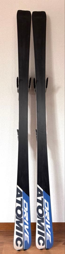 美品　Atomic スキー 165cm ビンディング付き