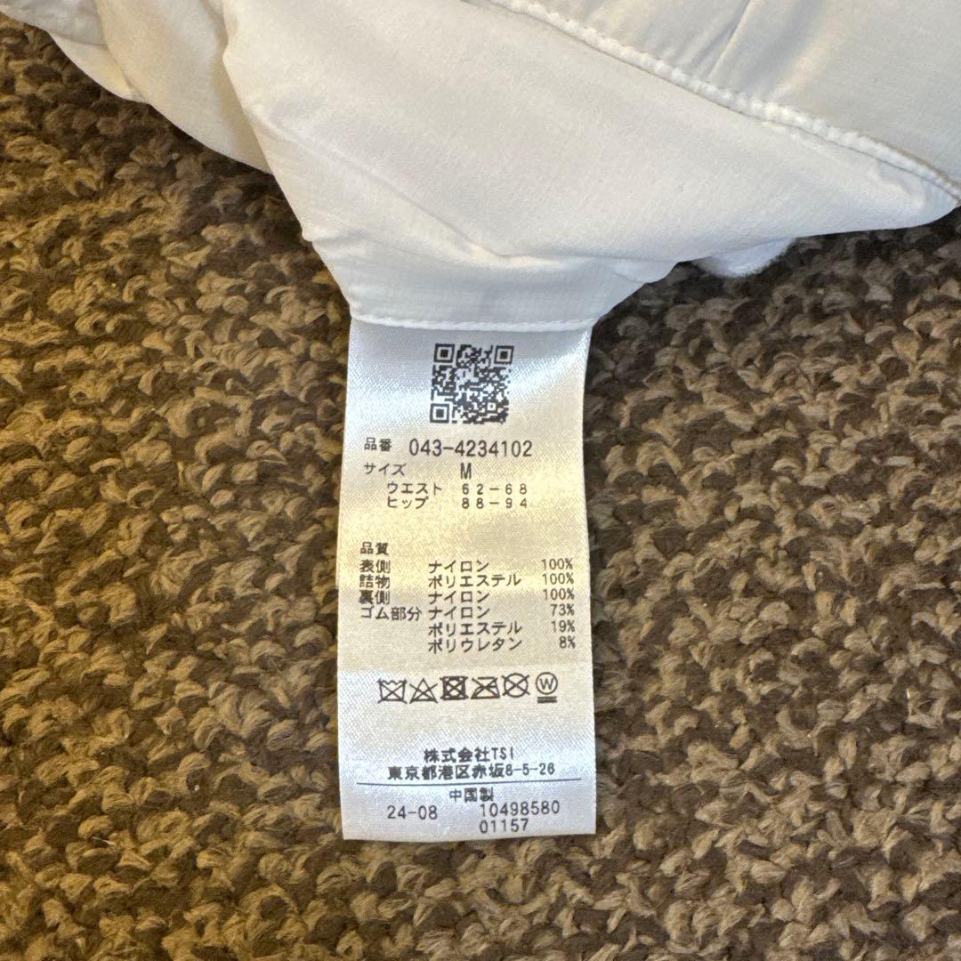 美品‼️暖かい‼️St ANDREWS ホワイト 中綿スカート