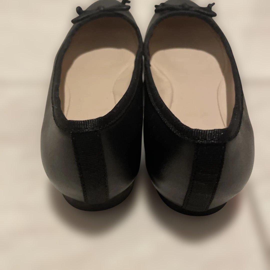 Clarks 黒　バレエシューズタイプ