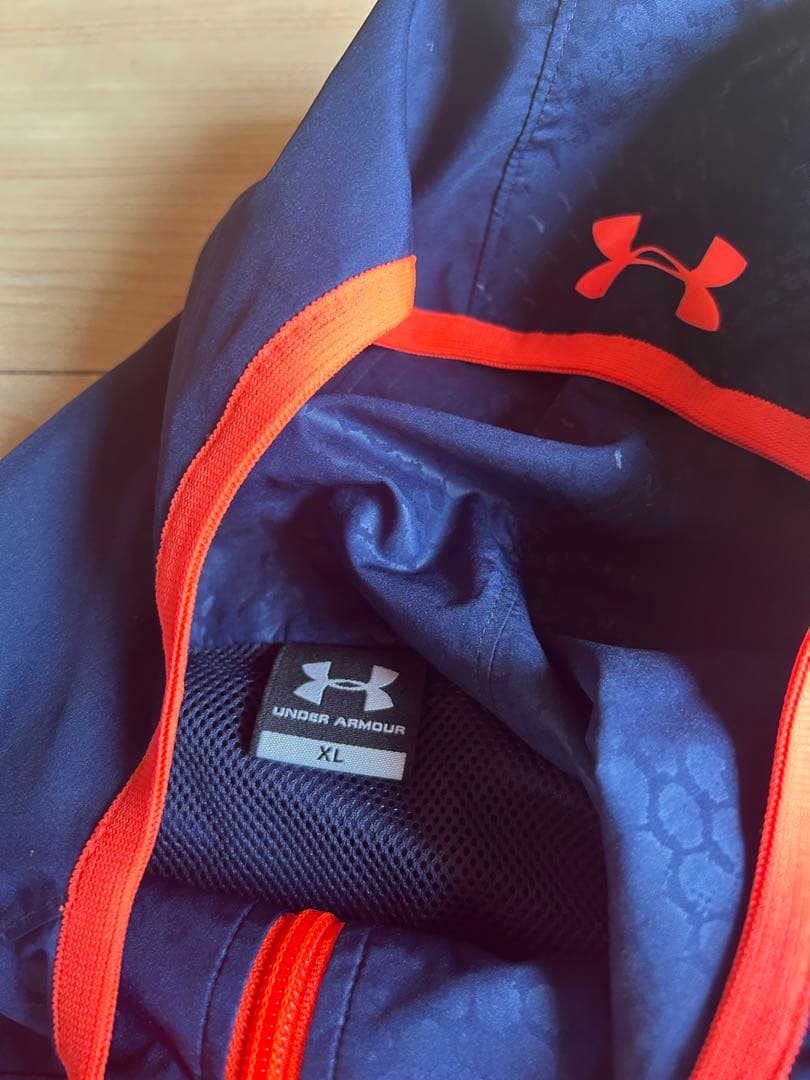 UNDER ARMOUR ウィンドブレーカー ネイビー/オレンジ