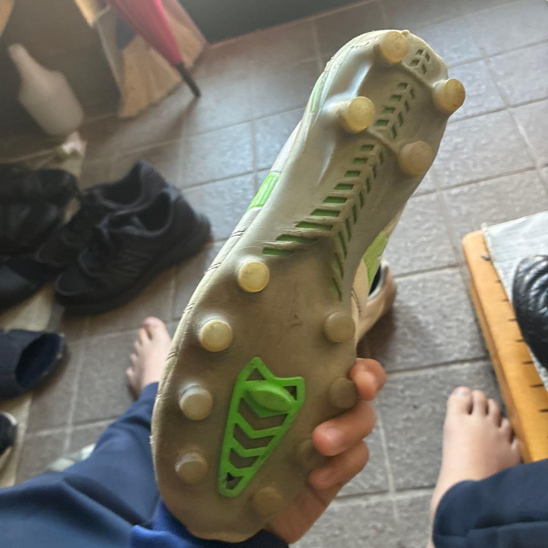 ミズノ モレリア サッカーシューズ FG