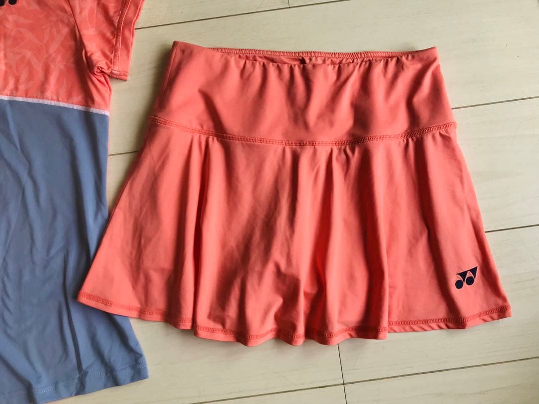 美品＊YONEXヨネックス＊コーラル×サックスブルーの切り替えデザイン上下セット