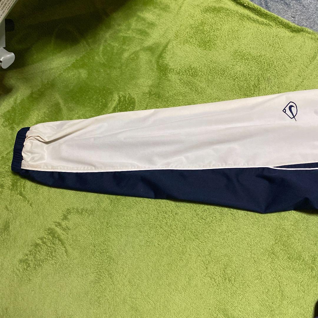 15年ほど前に買いました。10回以上は着てますが、保存状態はとても良いです。
