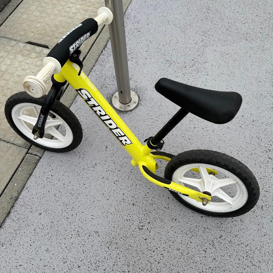 超人気 ストライダー STRIDER スポーツ 12インチ イエロー　正規品