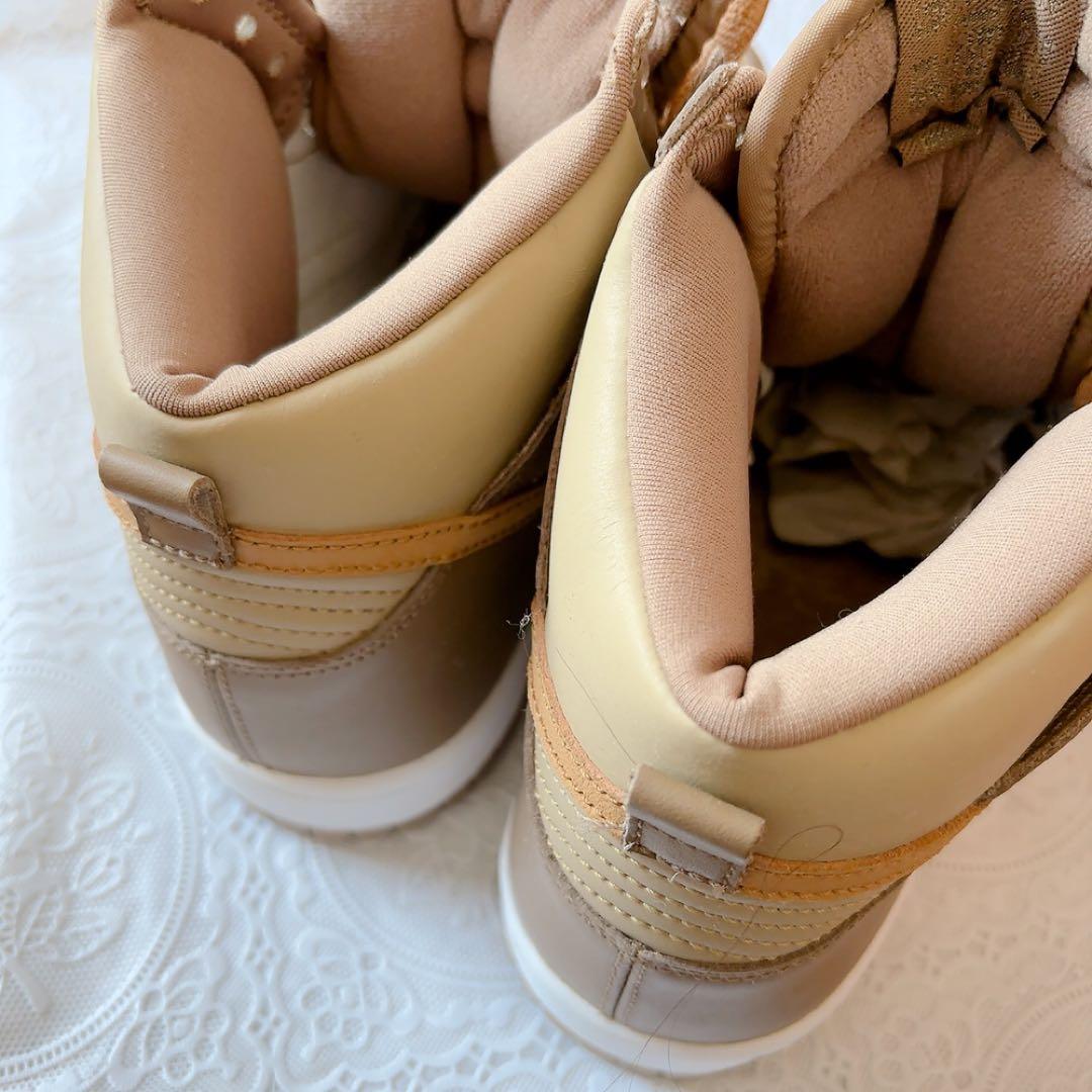 Nike ハイカットスニーカー ベージュ