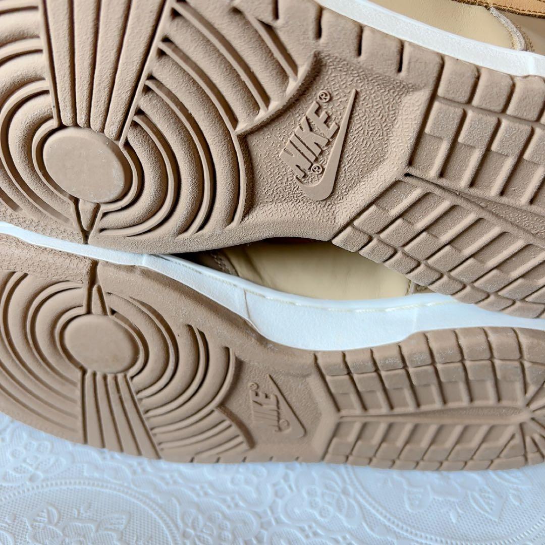 Nike ハイカットスニーカー ベージュ