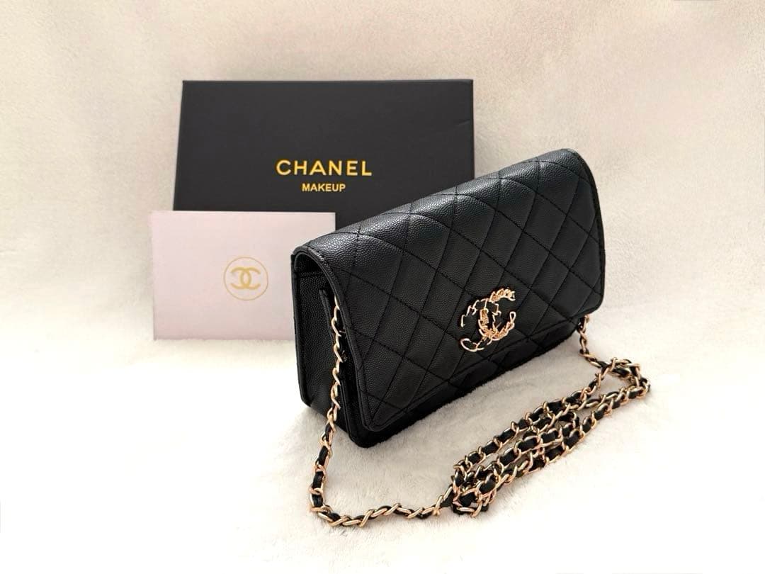 rira　CHANEL ノベルティ ショルダーバッグ チェーンウォレット