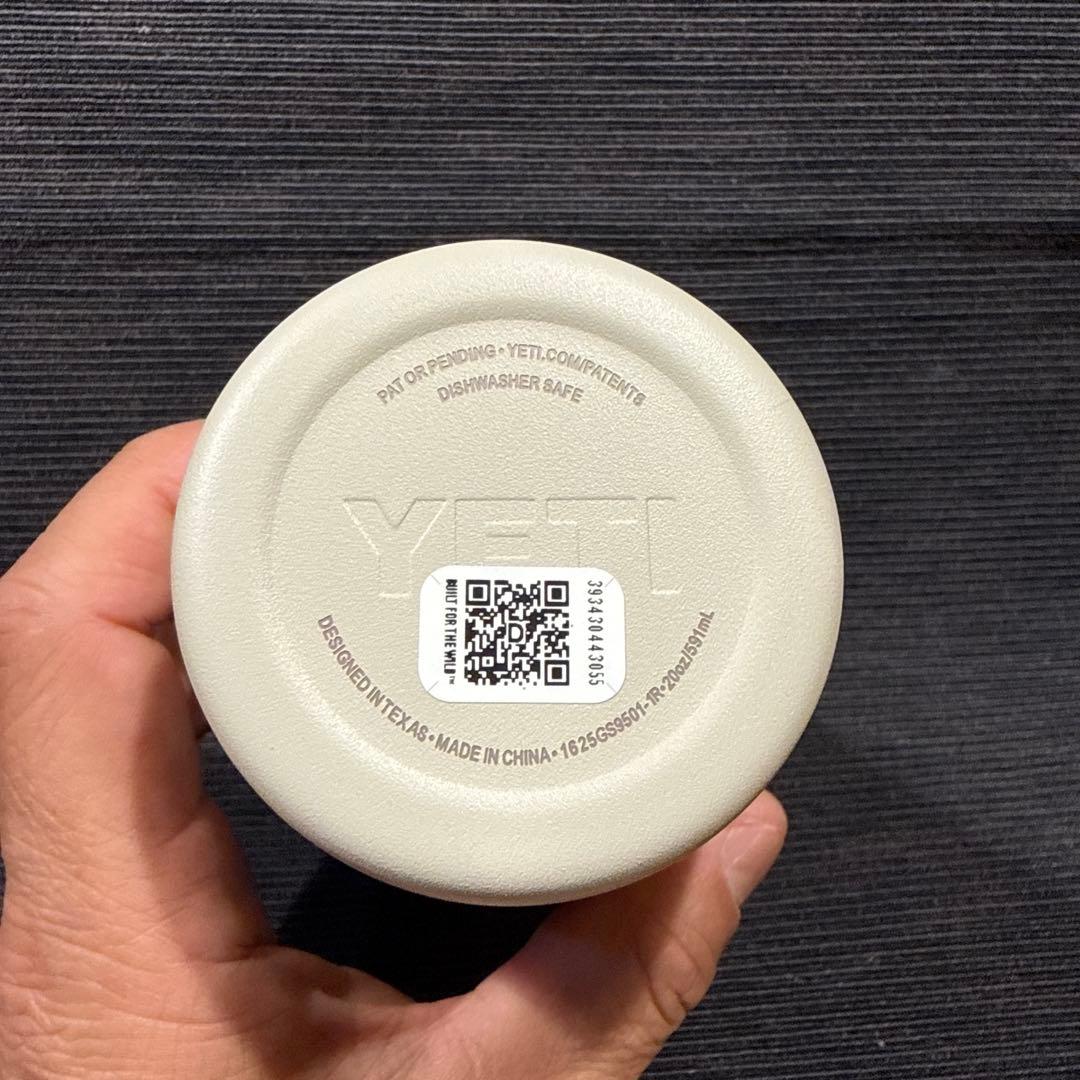 YETI 20oz マグカップ（クリーム色）