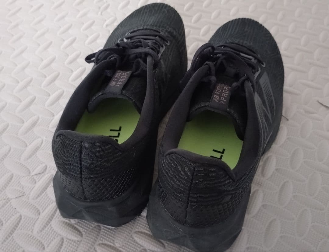【美品】new balance MFCPRLK5 FUELCELL 黒 27.5