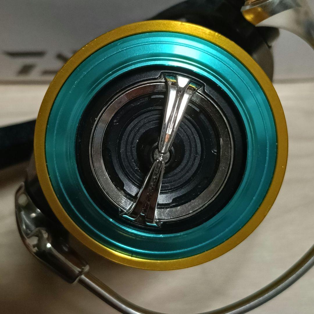 ダイワ　エメラルダス MX 2508PE-H スピニングリール