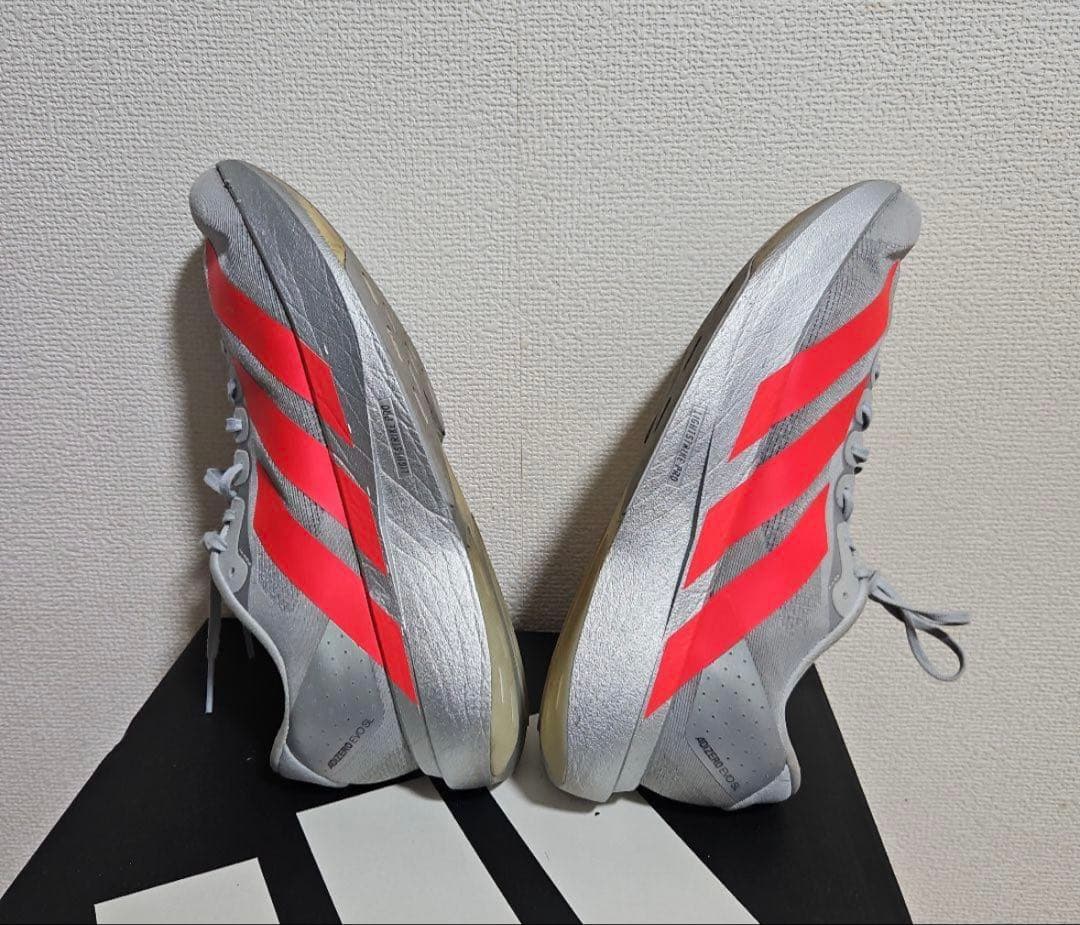 adidas adizero EVO SL 27.5 シルバー/レッド
