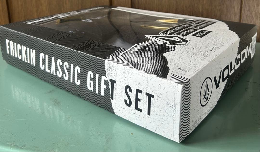 VOLCOMボルコム　FRICKIN CLSSC GIFT SET ギフトセット