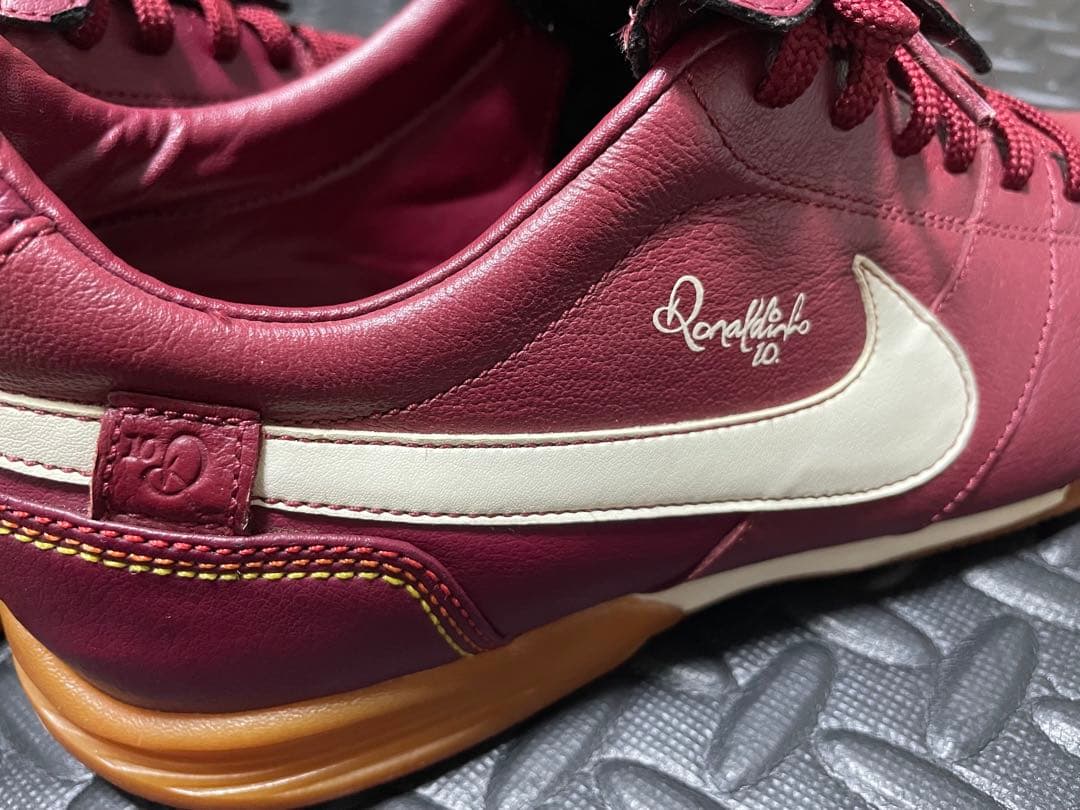 NIKE ナイキ ティエンポ ロナウジーニョ モデル フットサルシューズ