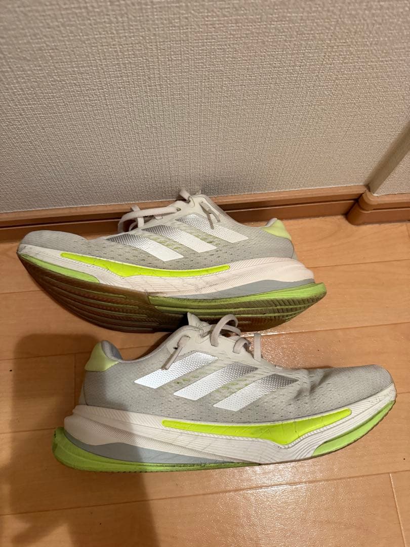 アディダス プリマ ランニングシューズ