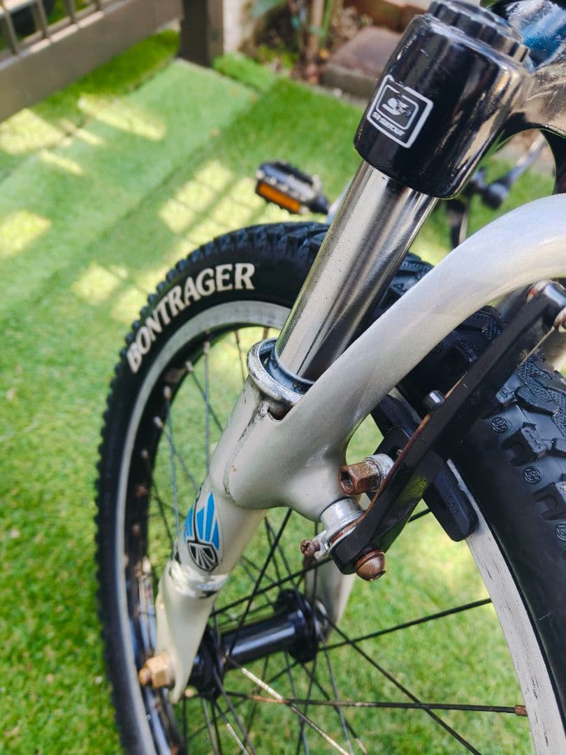 Trek MT60 20インチ キッズバイク 青
