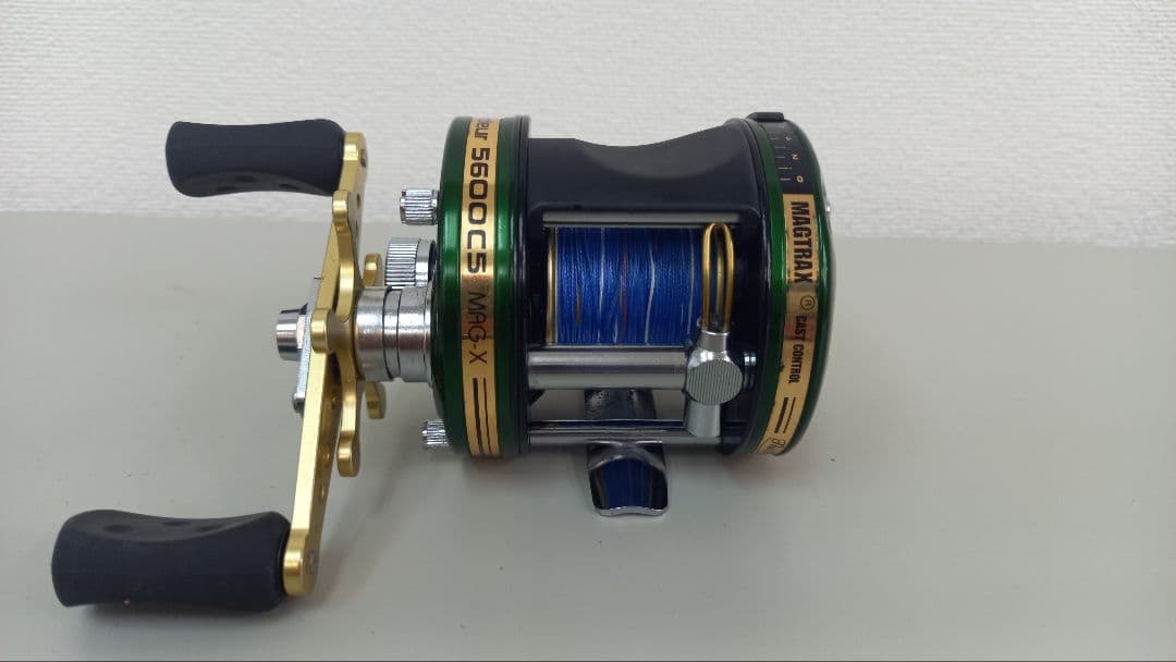ABU アブガルシア　アンバサダー　5600C5 MAG-X グリーン
