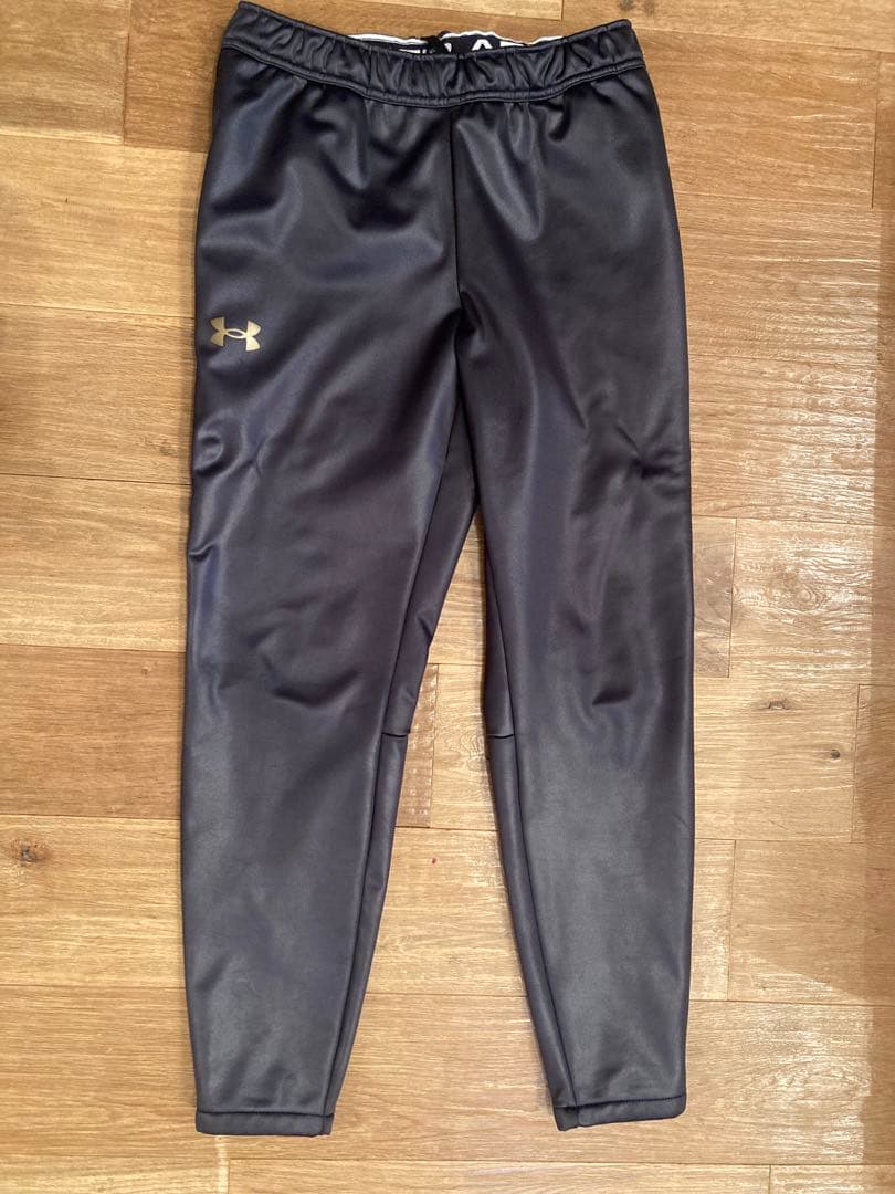 けーてん Under Armour 黒 ストレッチウェア 上下 フード付き