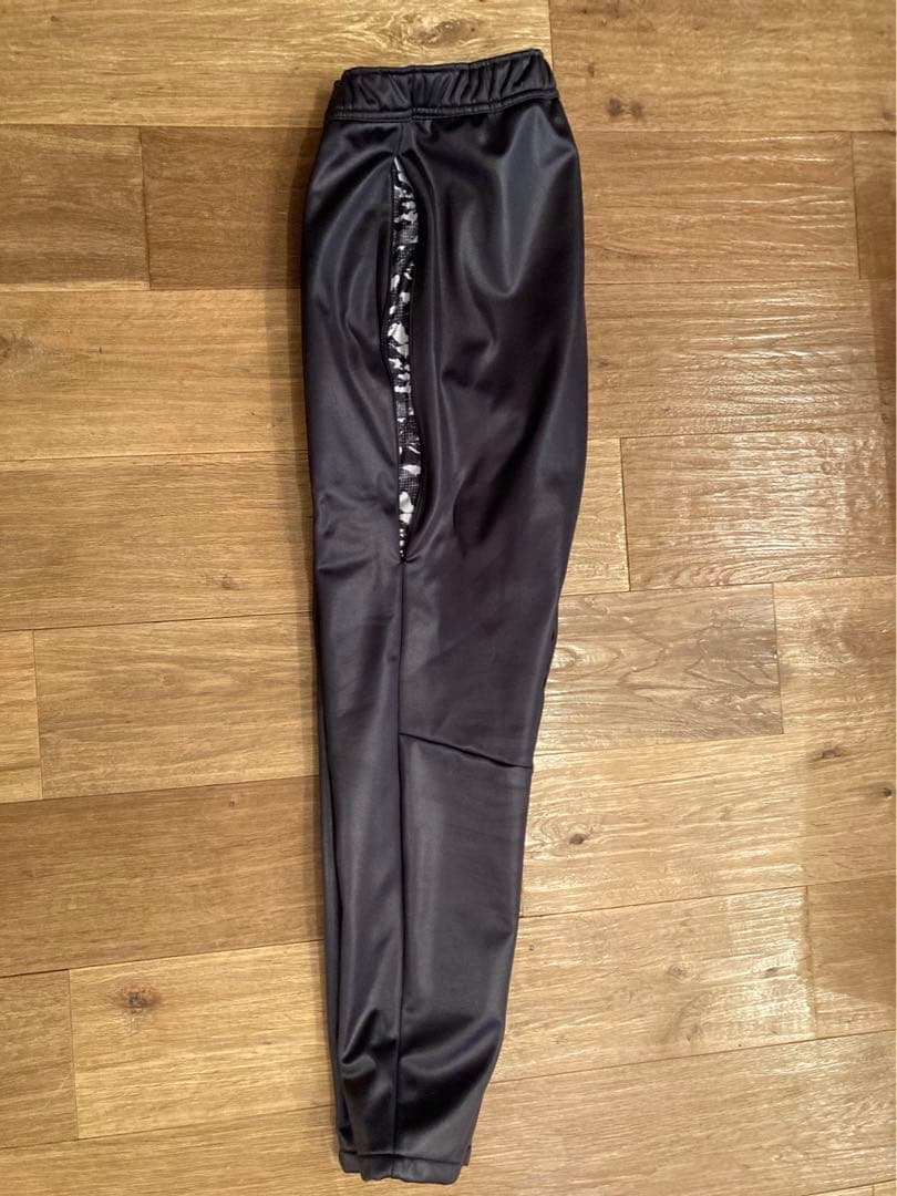 けーてん Under Armour 黒 ストレッチウェア 上下 フード付き