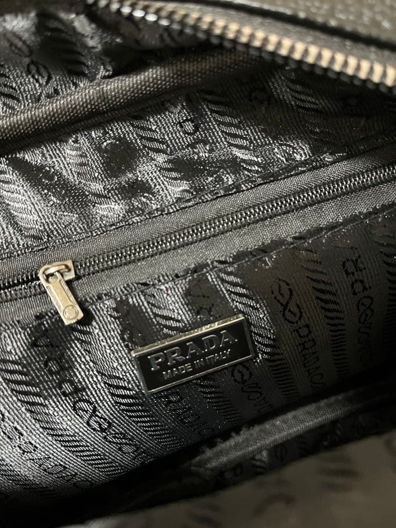PRADA♡ユニセックス♡レザーショルダー