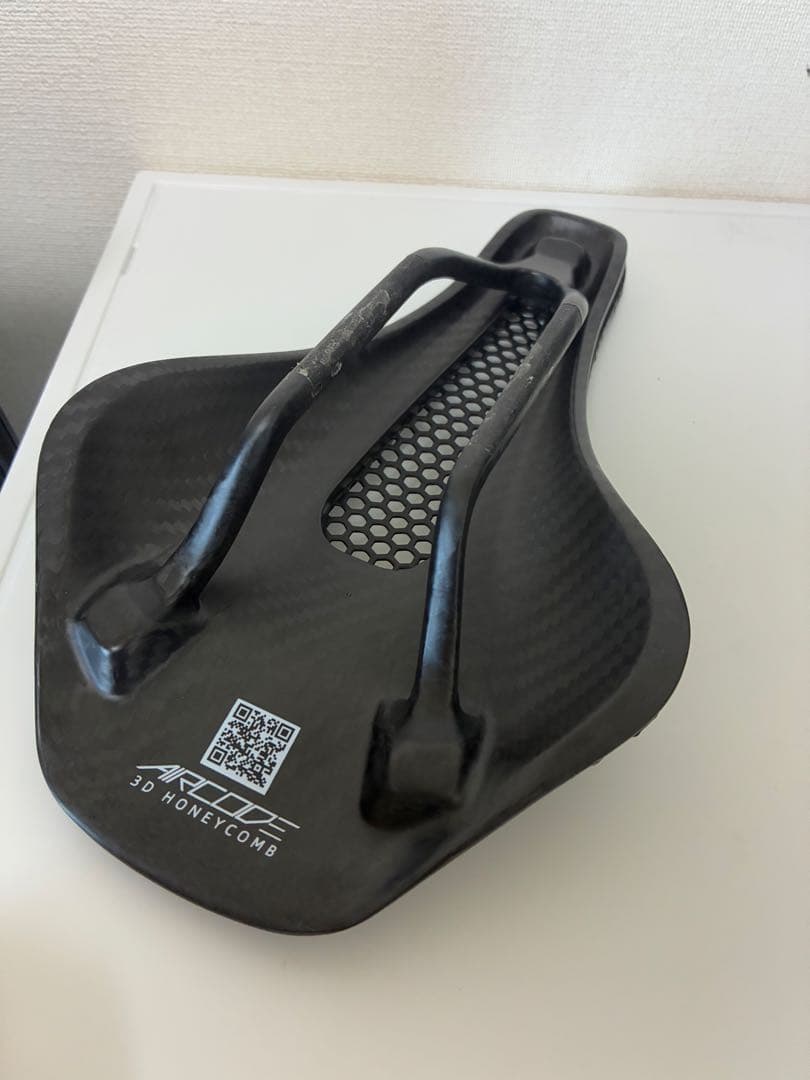 RYET 3Dサドル AIRCODE カーボンレール